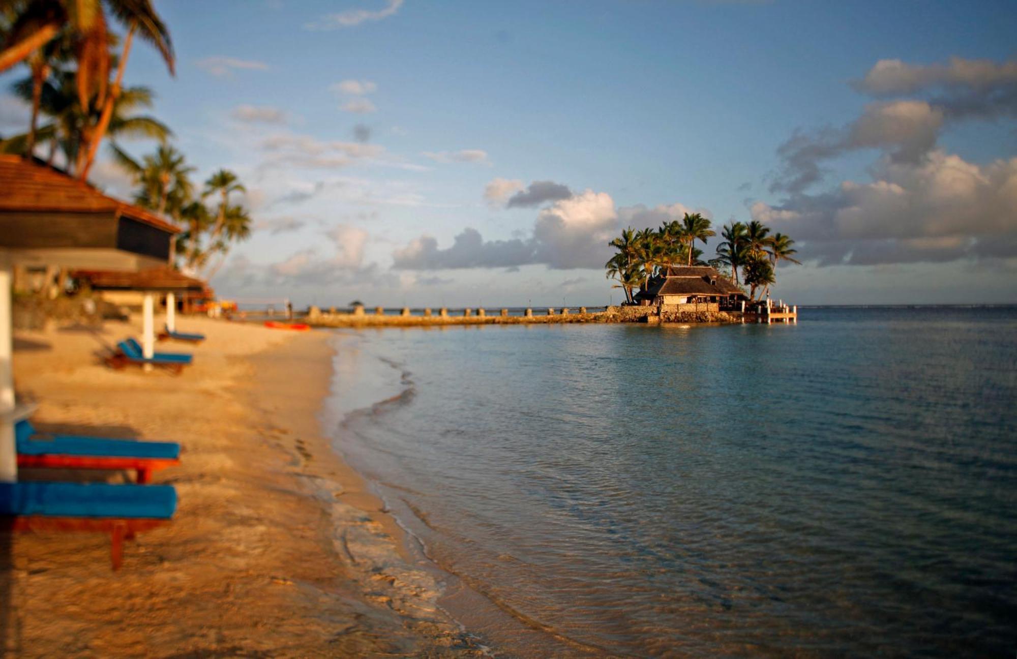 Hotel The Warwick Fiji Korolevu  Esterno foto Sunset at the beach