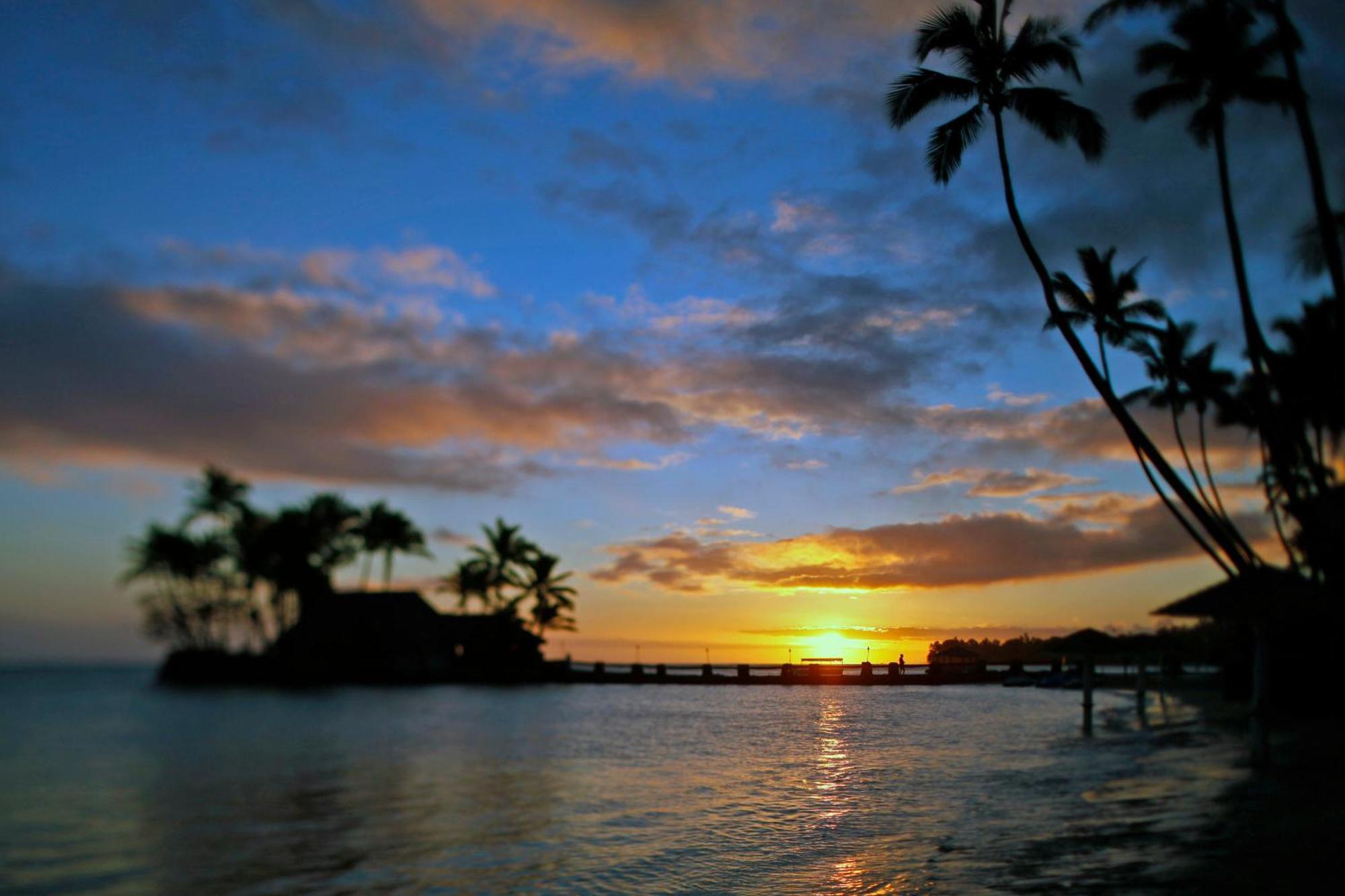 Hotel The Warwick Fiji Korolevu  Esterno foto Sunset at the Four Seasons Resort