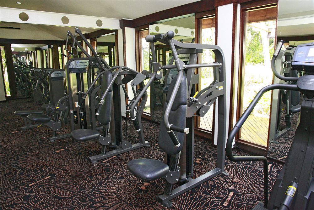 Hotel The Warwick Fiji Korolevu  Esterno foto A row of cable crossovers